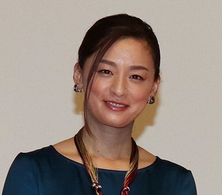 尾野真千子の旦那の画像は非公開？再婚相手の素顔と沖縄での現在！